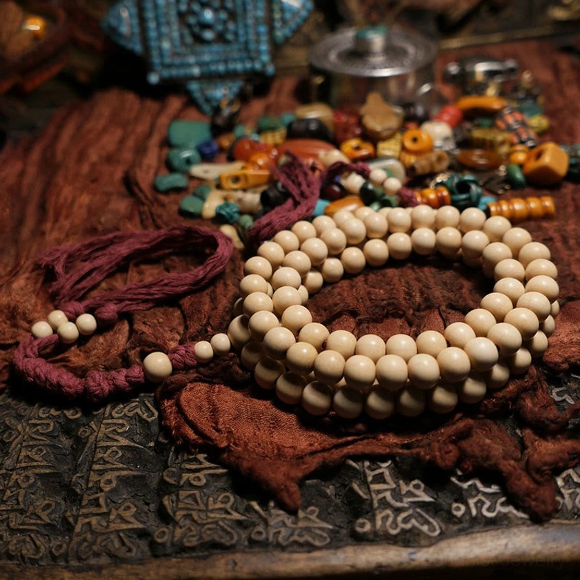 8.5mm medium Abelia Biflora wood 108 bead Buddhist prayer mala for everyday wear