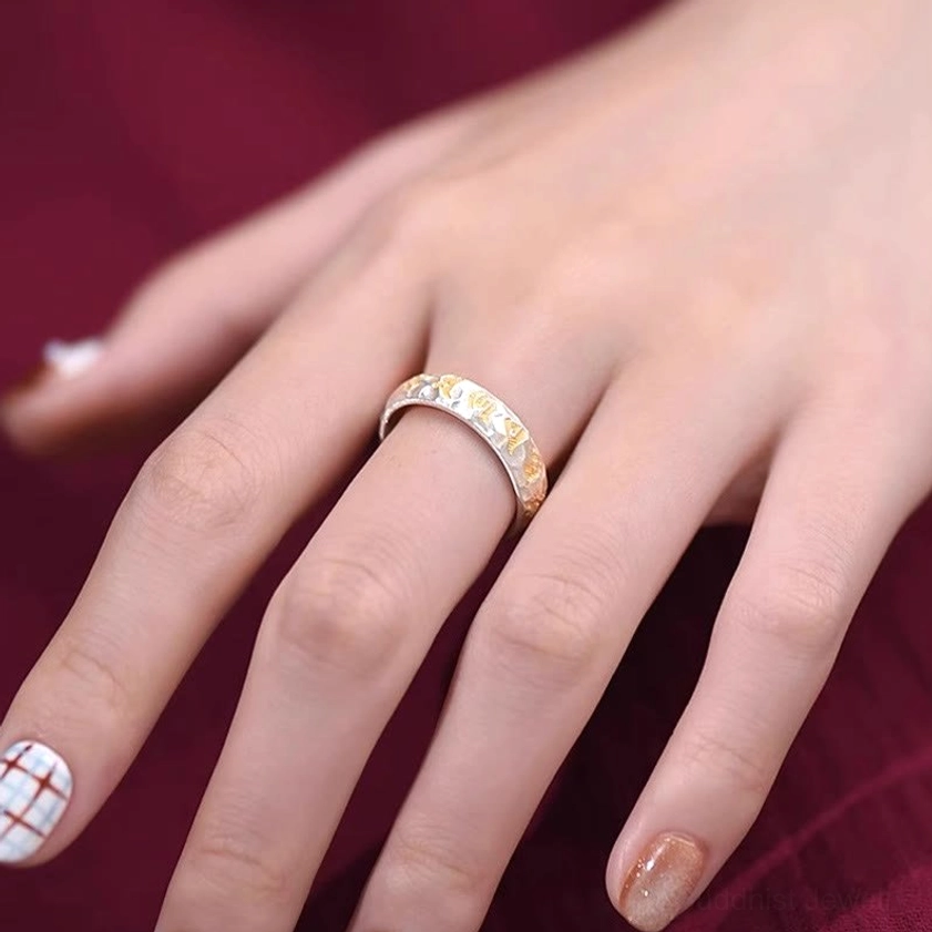 Adjustable Buddhist ring sizing demonstration showing flex and fit for comfortable all-day wearing