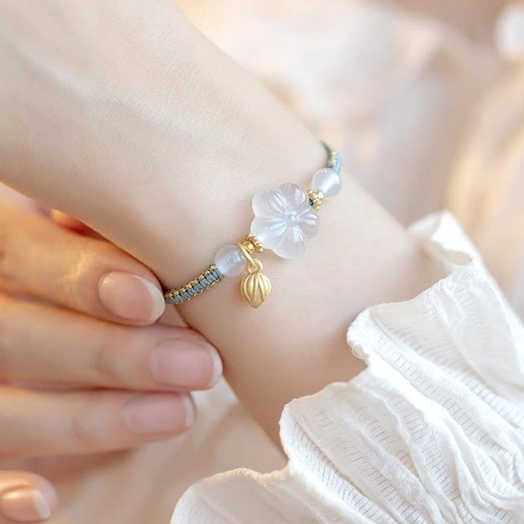 Adjustable lotus bracelet with natural agate beads for daily mindfulness