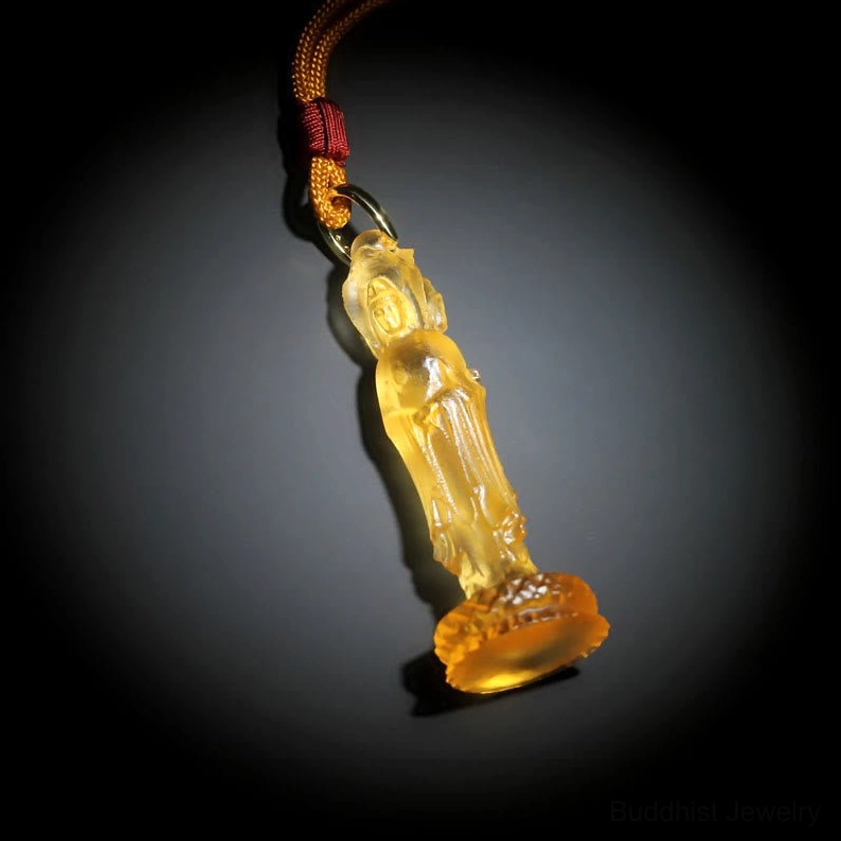 Avalokitesvara Liuli pendant necklace with metal buckle and decorative knot, oblique side view