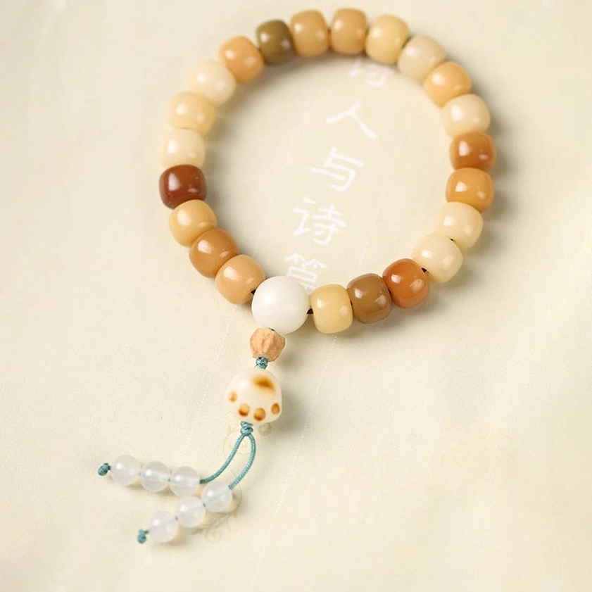 Bodhi seed and small leaf red sandalwood Om Mani Padme Hum bracelet combining sacred materials and mantra, handmade Buddhist wisdom jewelry