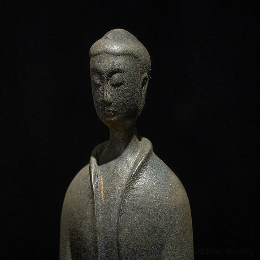 Decorative Buddha statue packaging and unboxing presentation for spiritual gift giving