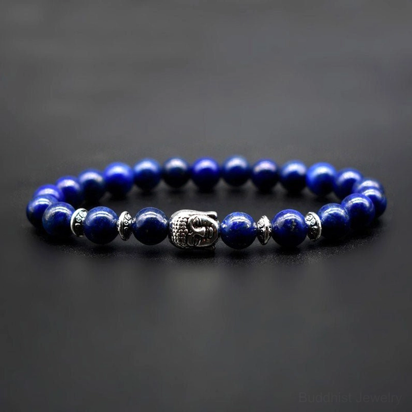 Buddhist healing bracelet sizing guide showing 19cm perimeter on model wrist with Buddha charm detail