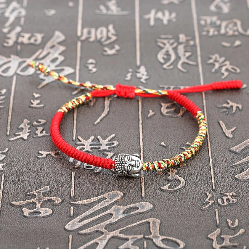 Feng shui Buddhist string bracelet with protective King Kong knot, twisted red cord and colorful braided band