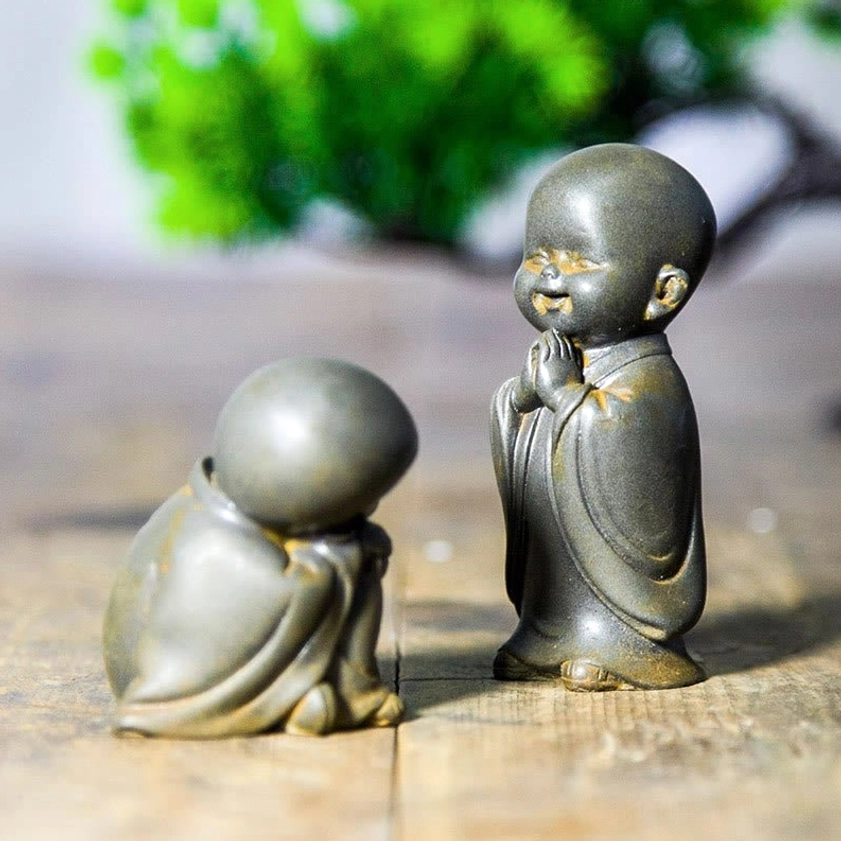 Buddhist Meditation Monk Statue - Iron Powder Resin Handcrafted Figurine for Mindfulness Practice