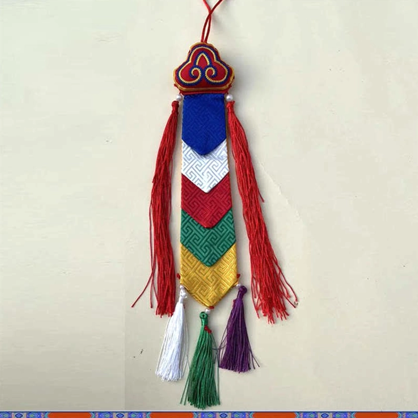 Single Buddhist tassel wall hanging with cloud hook and color-blocked satin design