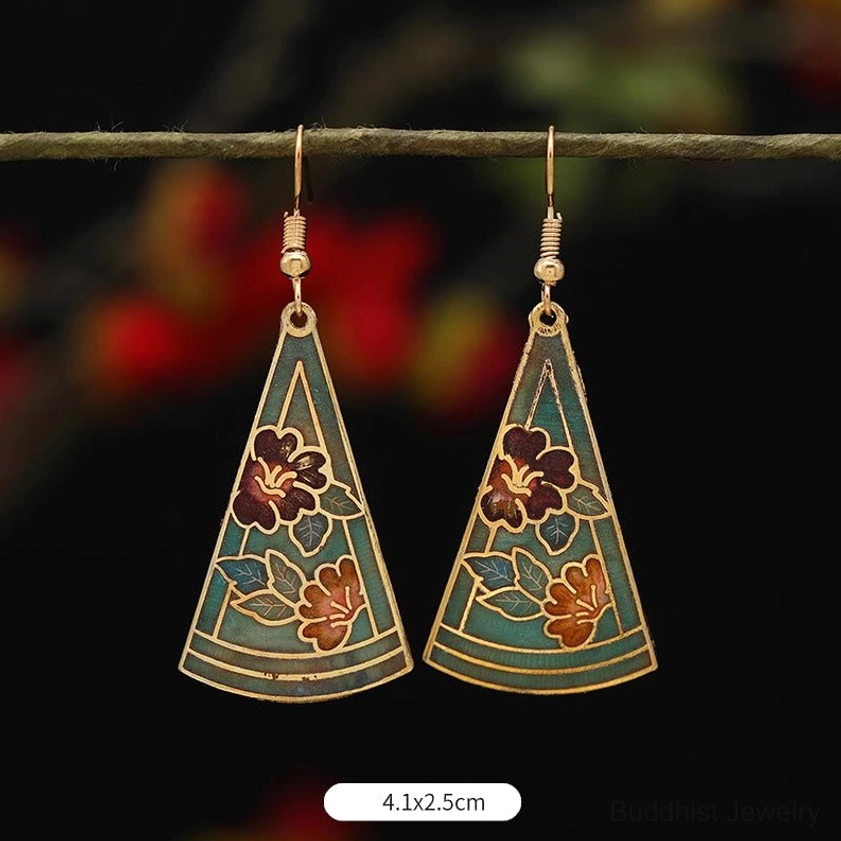 Circular green flower enamel earrings size 2.9x2.2cm with traditional Buddhist lotus pattern