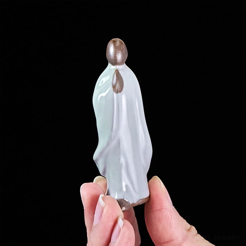 Compact ceramic Buddhist meditation monk figurine table desk office decoration