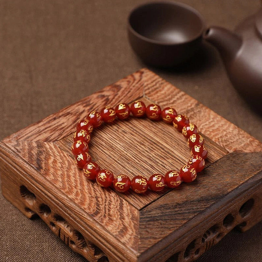 Healing properties of white crystal and black onyx - metaphysical benefits guide