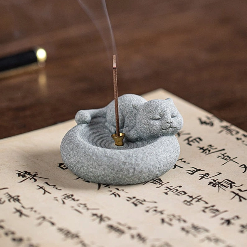 Natural green sandstone cat incense burner eco-friendly meditation tool