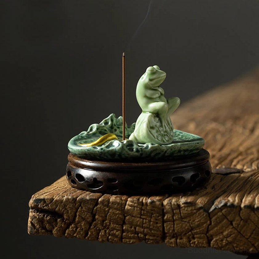 Frog incense burner ceramic piece for home altar and personal Buddhist devotional practice
