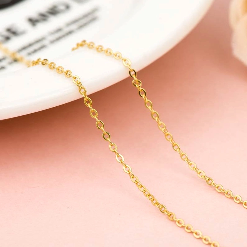 Gold-plated twisted cable chain necklace - chain style and link detail