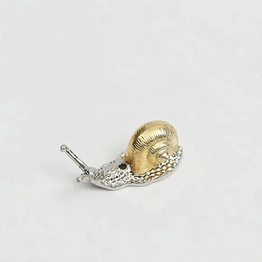 Gold snail incense burner handcrafted alloy 3.9x1.6x1.6cm perfect for spiritual rituals and inner balance