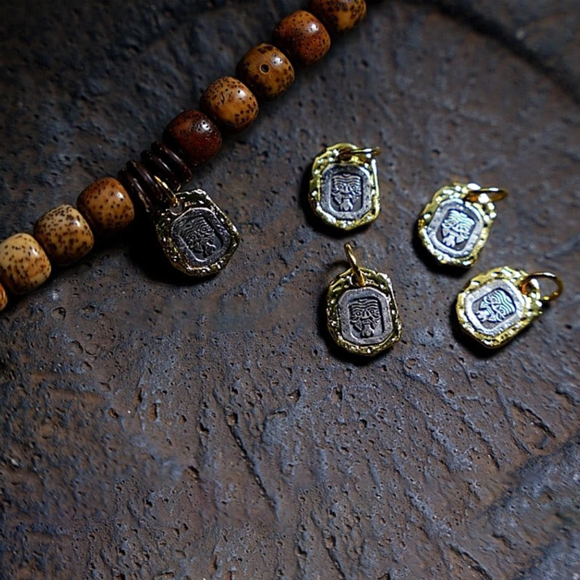 Handcrafted bodhi seed mala bracelet with agate dzi beads and amber accents for meditation and mindfulness