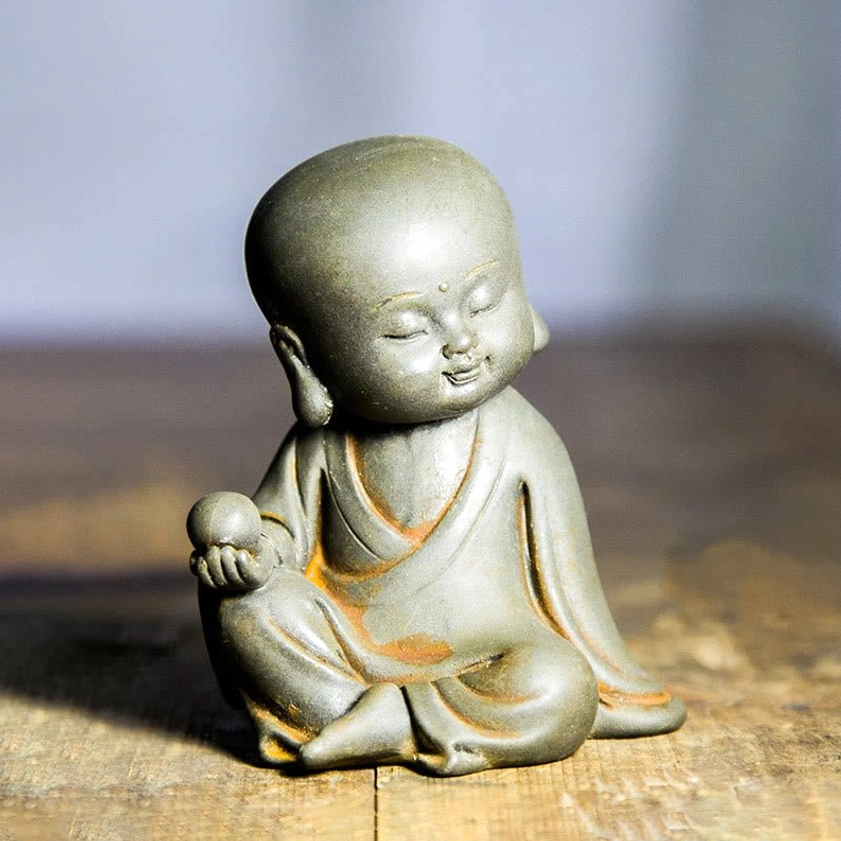 Ksitigarbha bodhisattva handmade resin statue rust aged finish close-up detail