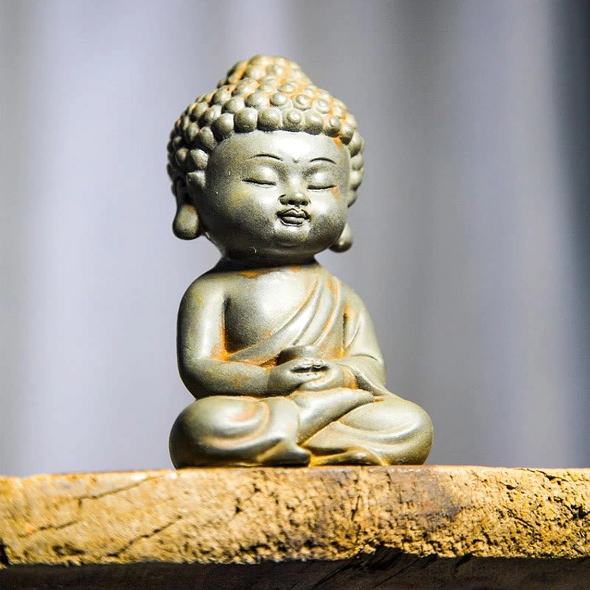 Polished Ksitigarbha bodhisattva statue complete meditation sculpture detail