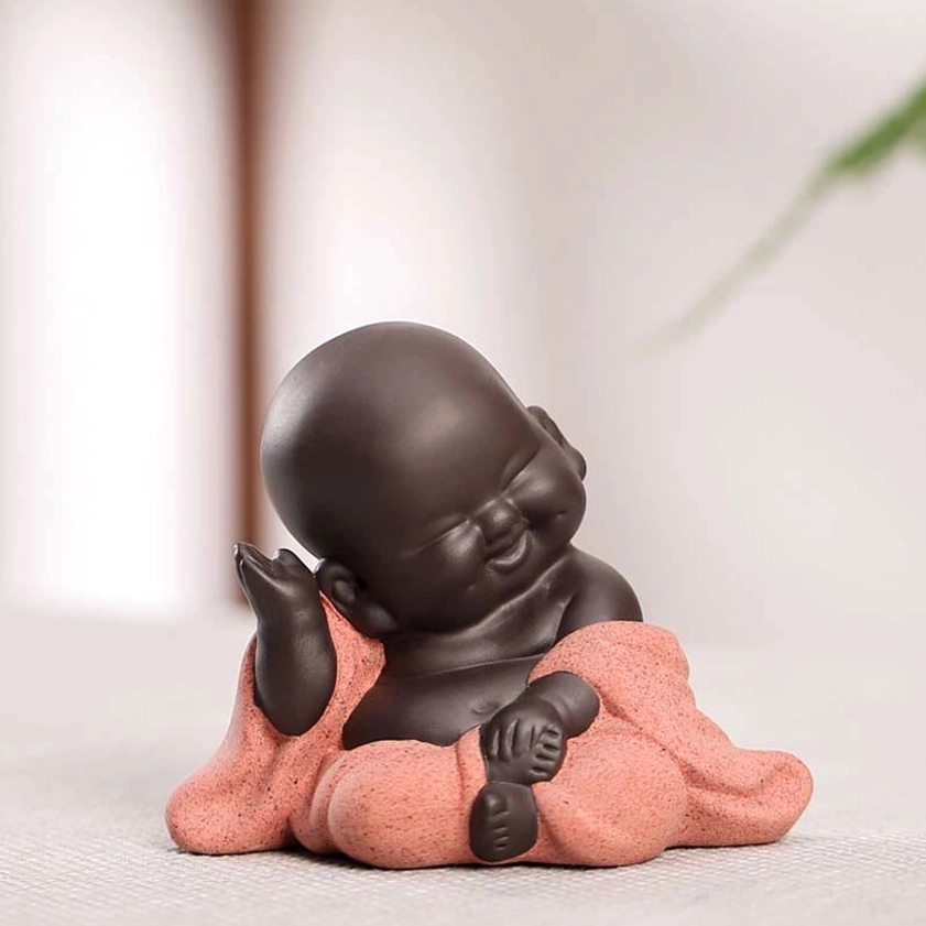 Laughing Buddha figurine front view with product dimensions 7.7x5.1x6.2cm specification display, measurement reference
