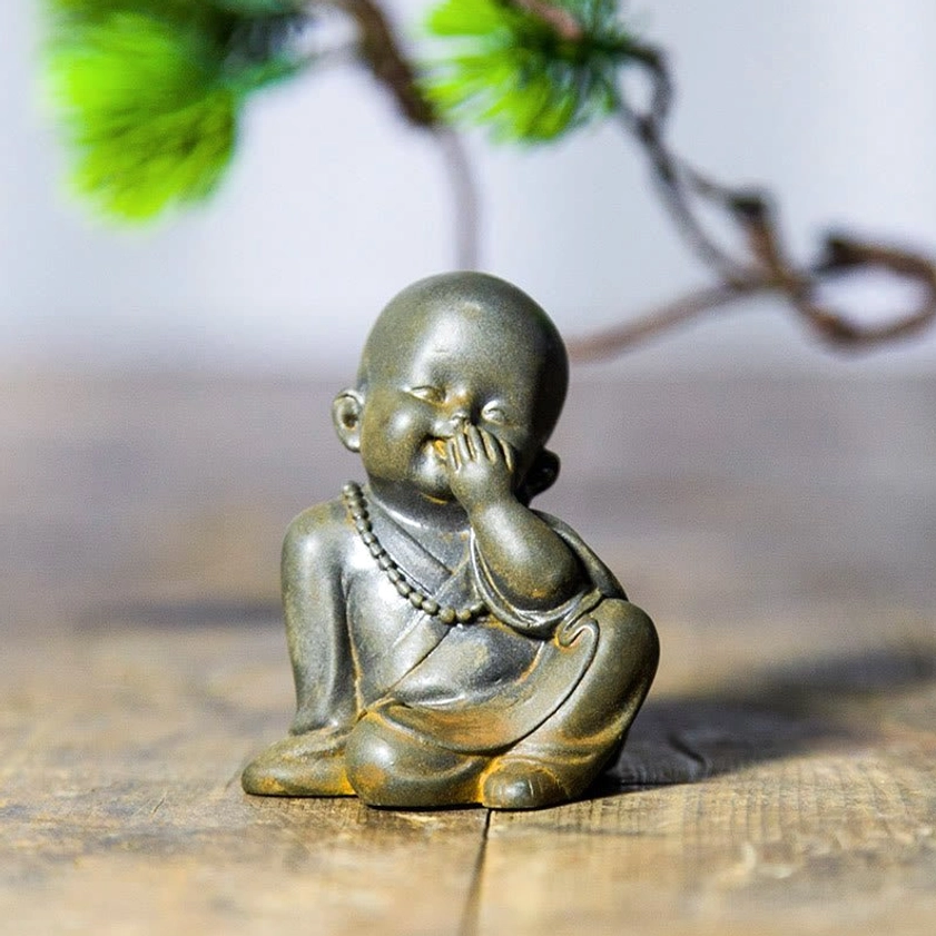 Cheerful Laughing Monk Statue with Prayer Beads - Handcrafted Iron Powder Resin Meditation Figurine with Pine Branch