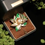 Green lotus pearl brooch with gold-plated copper base in luxury gift box with foliage decoration