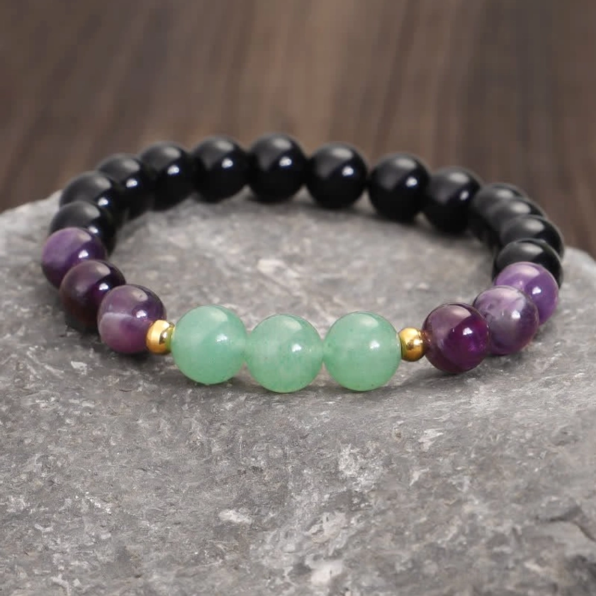 mala bracelet sizing guide showing wrist fit 15-19cm, elastic cord construction, and how to wear Buddhist prayer mala daily