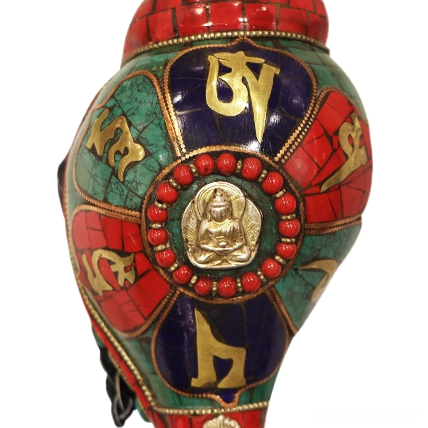 Master-crafted Shankha Buddhist conch shell decoration with precious metal inlay and Buddha relief