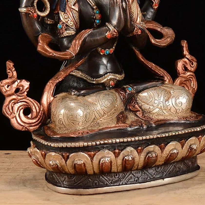 Meditation Buddhist statue - Chenrezig four-armed Avalokitesvara with ornate details and spiritual iconography