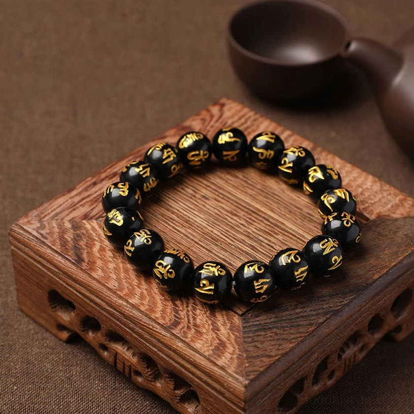 Meditation practice tips with Om Mani Padme Hum bracelet - how to use prayer beads