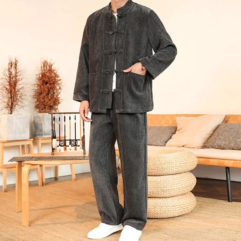 Men's Tang suit two-piece set detailed close-up of frog button and collar