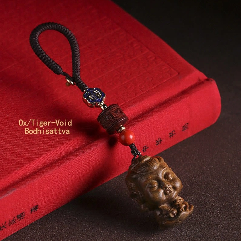 Ox and Tiger zodiac Void Bodhisattva natal buddha keychain strength and stability with green sandalwood