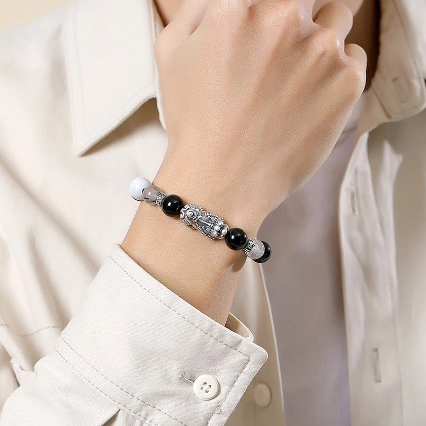 Pixiu prosperity bracelet sizing guide, showing fit on different wrist sizes with adjustable closure