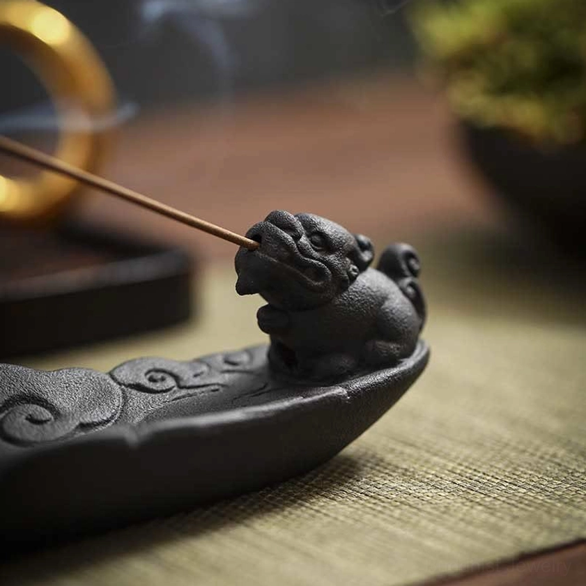 Matte black Pixiu incense burner with auspicious clouds for Buddhist meditation and aromatherapy