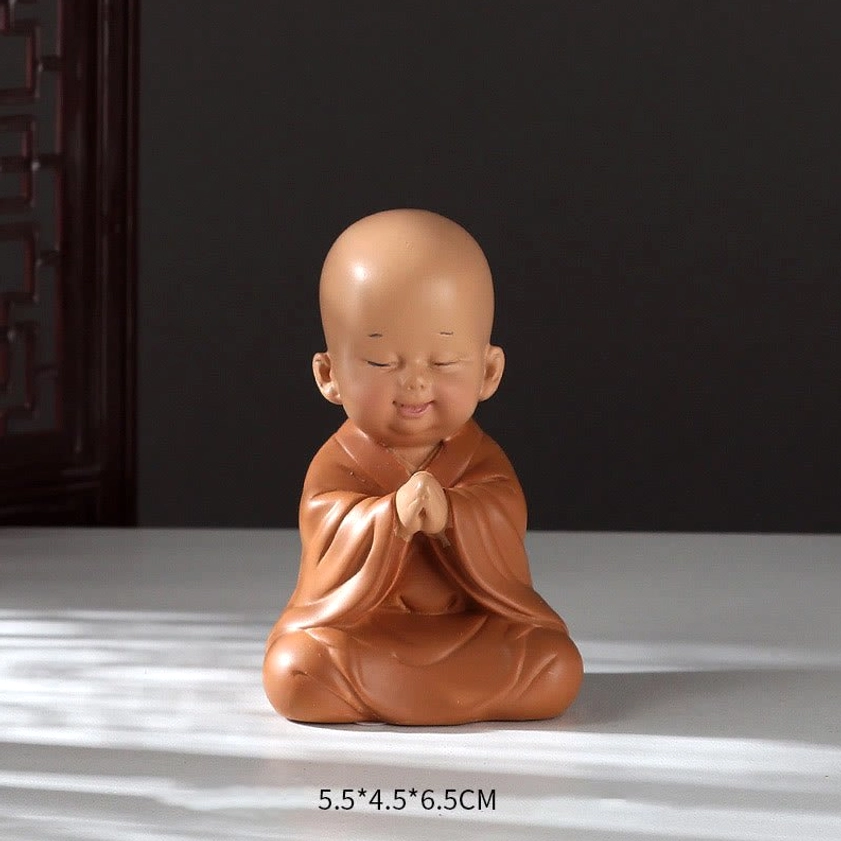 Praying monk resin figurine with clasped hands, close-up front view, 5.5 x 4.5 x 6.5cm Buddhist meditation décor