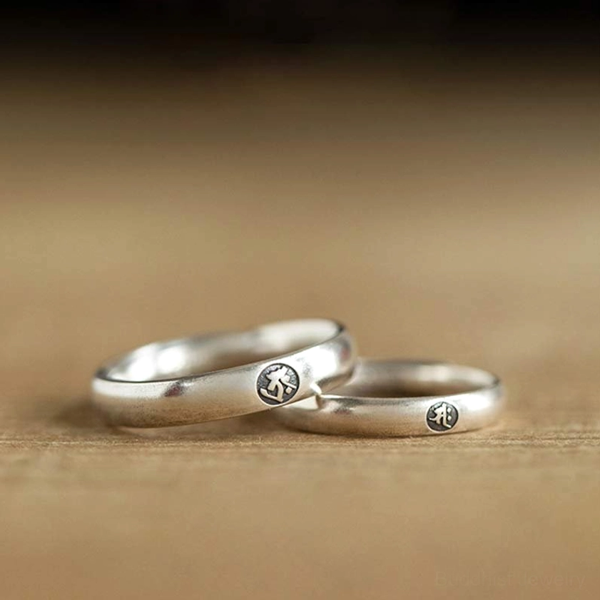Rabbit zodiac natal buddha 925 sterling silver couple ring with gentle embossed design