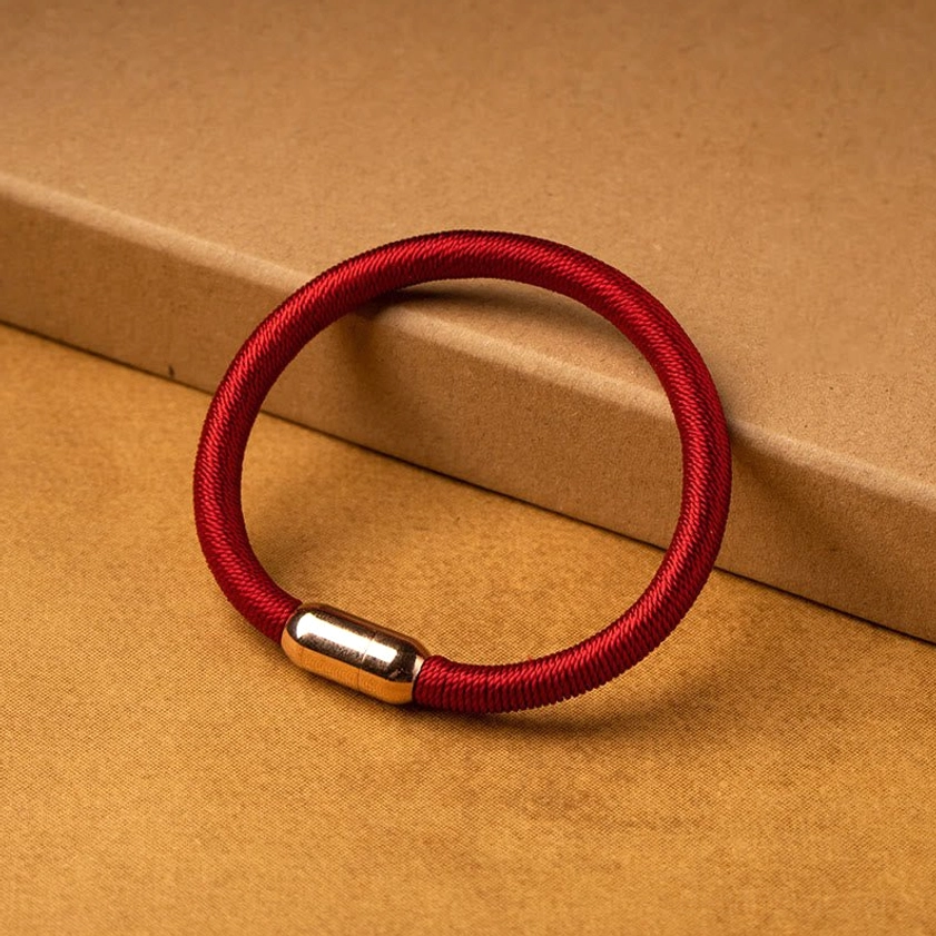 Red rope simple design king kong knot bracelet for daily spiritual wear