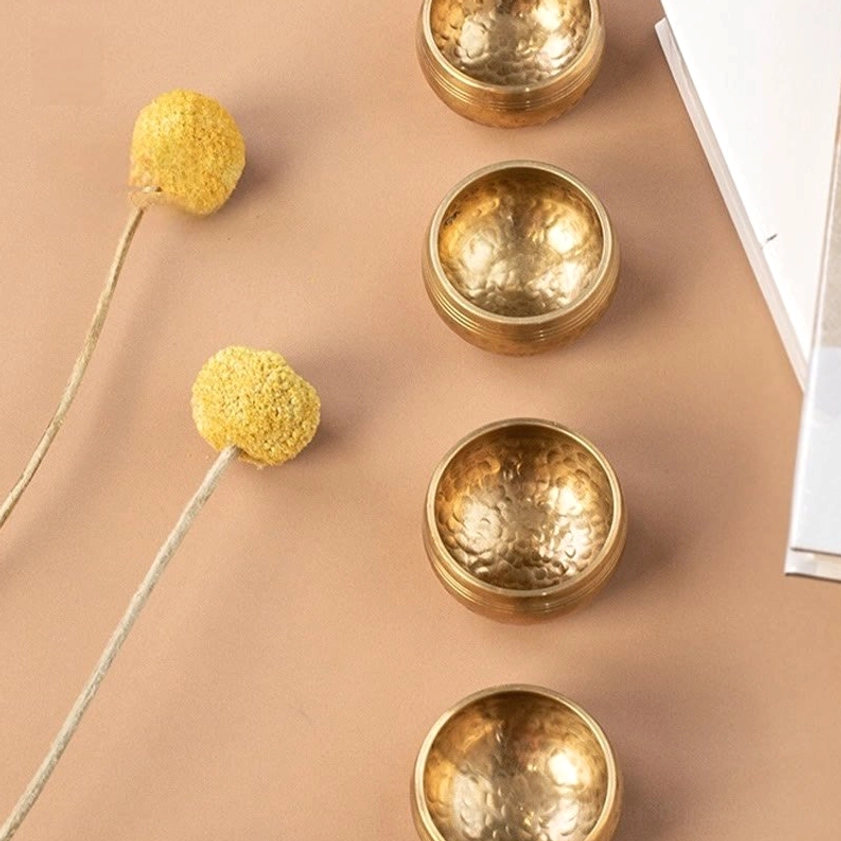 Mini singing bowl product specifications showing dimensions, weight, and included accessories