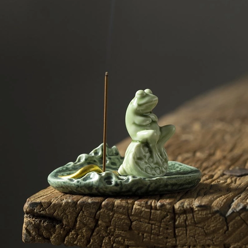 Sitting frog ceramic incense burner, compact seated design for meditation practice