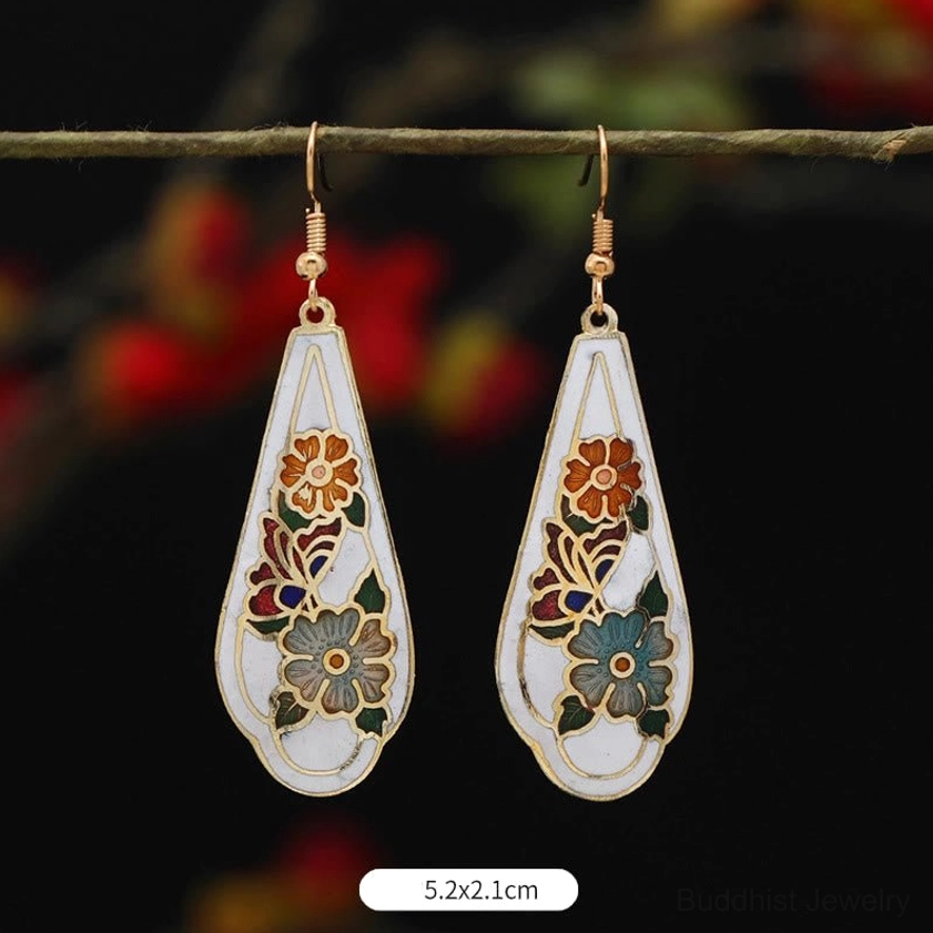 Square green flower enamel earrings size 3.1x2.2cm with copper frame and handcrafted details