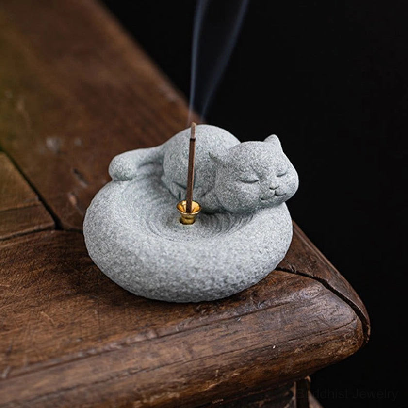 Cat stone incense burner standing variant 7.6cm size detail view