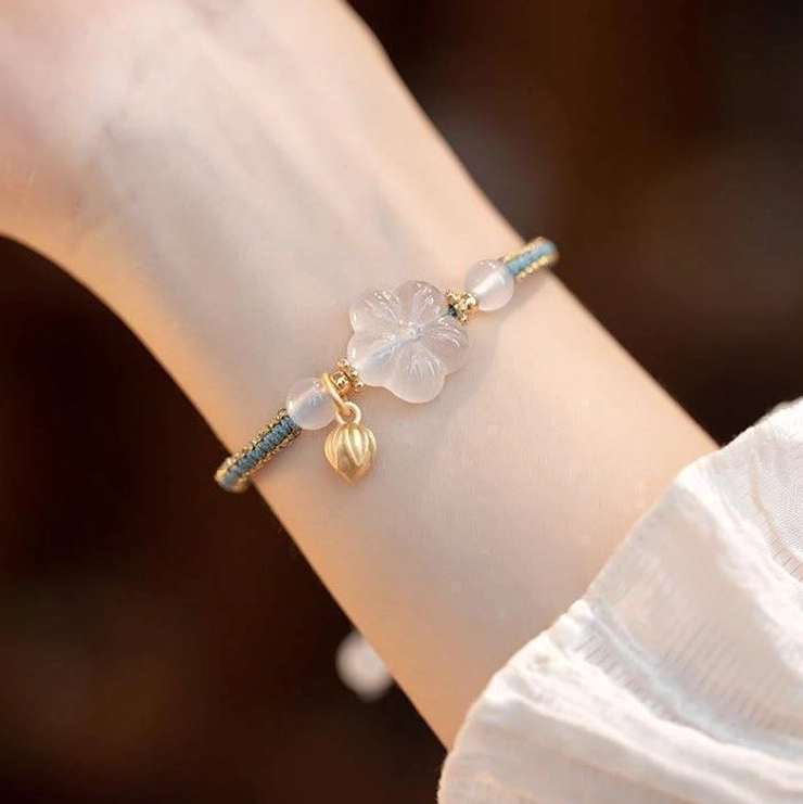 White agate bracelet variant for mental clarity and peaceful energy