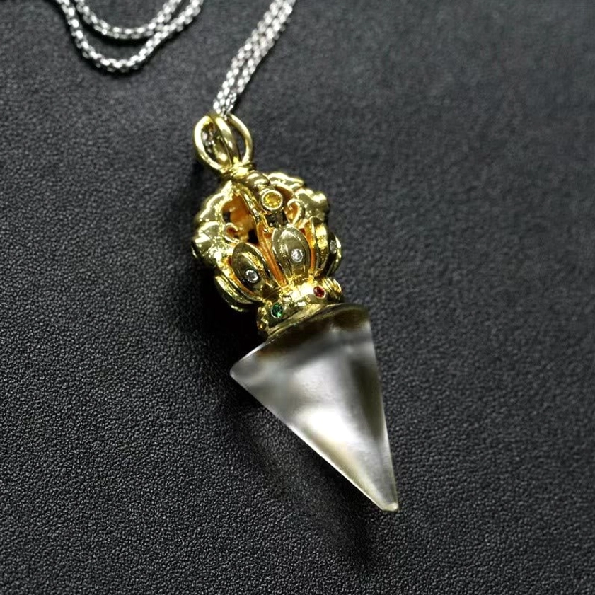 White Dorje Vajra liuli crystal pendant - Buddhist necklace for meditation and mindfulness